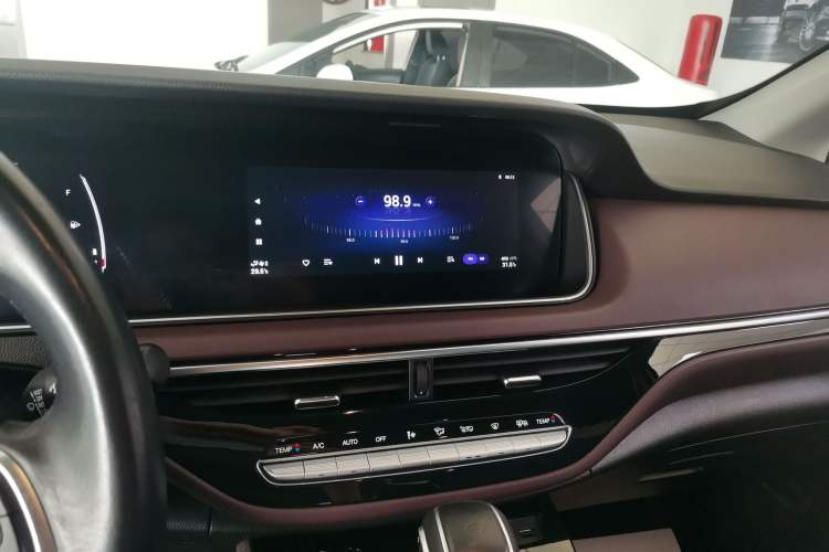 Used GAC Trumpchi M6 2023 PRO 270T DCT Luxury Edition
