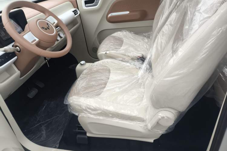 Used Wuling Hongguang MINIEV 2024 3rd Generation 215km Youth Edition
