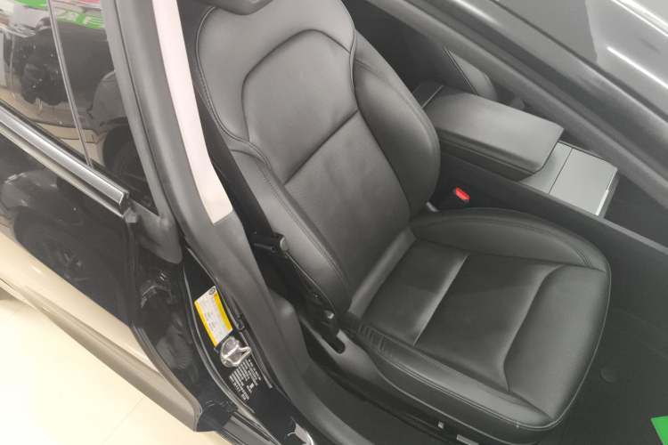 Used Tesla Model 3 2023 Rear-Wheel-Drive Version
