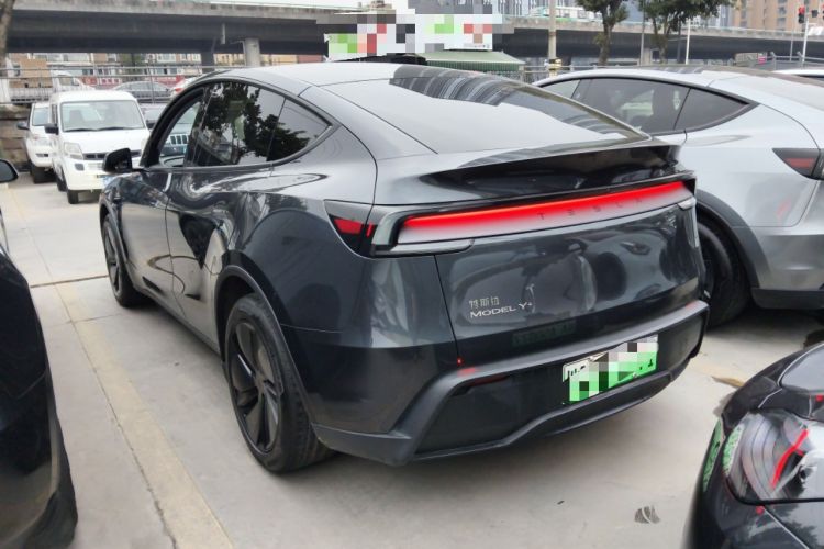 Used Tesla Model Y 2025 Long-Range All-Wheel-Drive Version