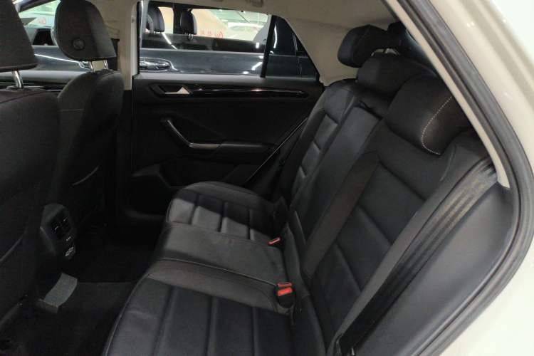 Used Volkswagen T-ROC 2021 280TSI DSG Two-Wheel Drive Comfort Connect Edition
