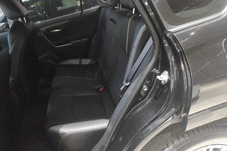 Used Toyota Wildlander 2024 2.0L CVT 4x4 Luxury PLUS Edition