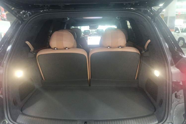 Used ONVO Luxeed L90 2025 Model—Max Six-Seater Version