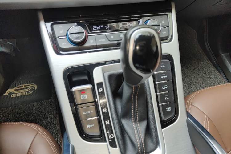 Used Geely Auto Emgrand X7 Sport 2016 1.8TD Automatic All-Wheel-Drive ZhiZun Edition
