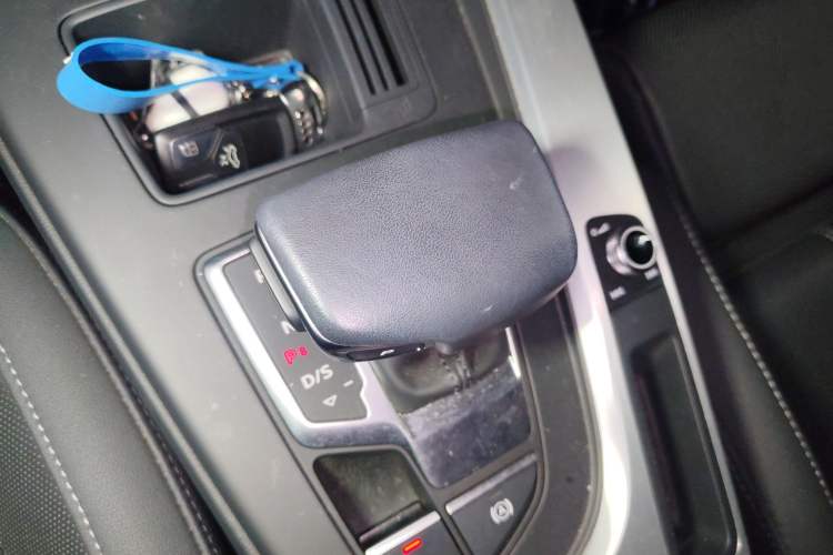 Used Audi A4L 2023 40 TFSI Fashion Dynamic Model
