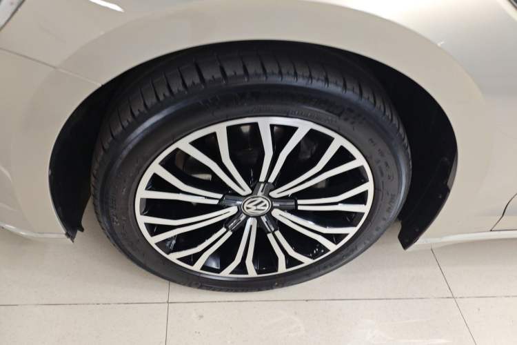 Used Volkswagen Phideon 2018 Revised Version 380TSI Two-Wheel Drive Business Edition