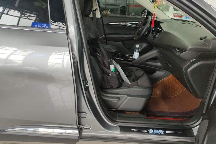 Used Buick Envision 2022 Encore S 552T Two-Wheel Drive Elite Model
