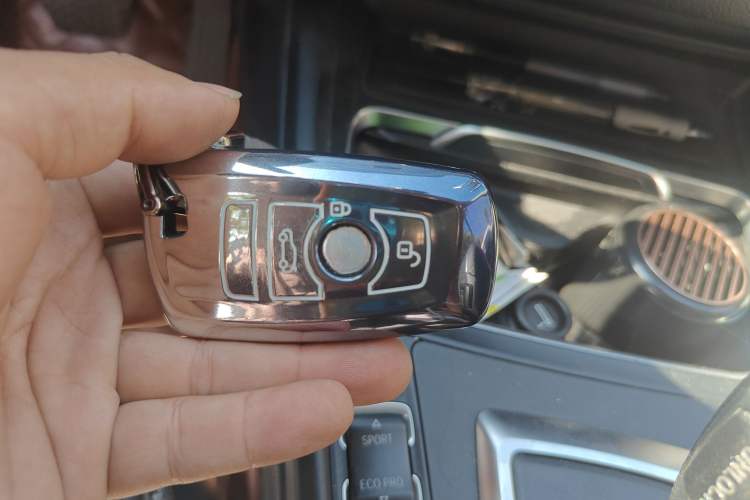 Used BMW 3 Series 2016 320Li Ambition Model
