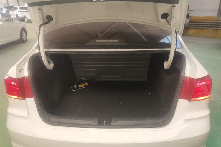 Used Volkswagen Santana 2019 1.5L Manual Fashion Edition China VI Standard
