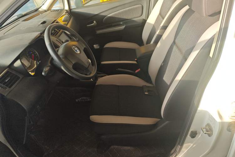 Used Venucia R50X 2015 1.6L Automatic Trend Edition