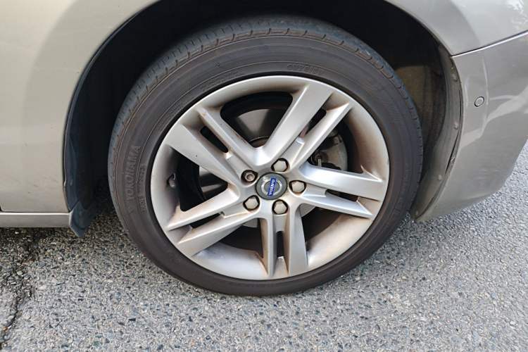 Used Volvo V60 2015 T5 Zhiya Edition
