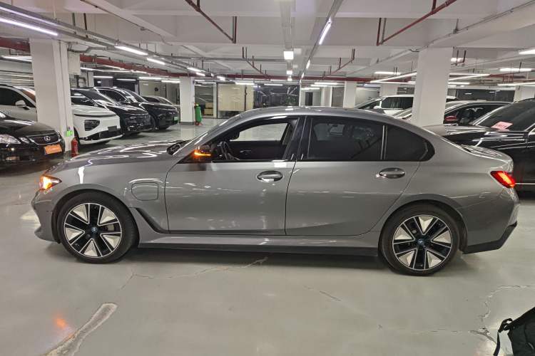 Used BMW i3 2024 eDrive 40 L Midnight Sports Package
