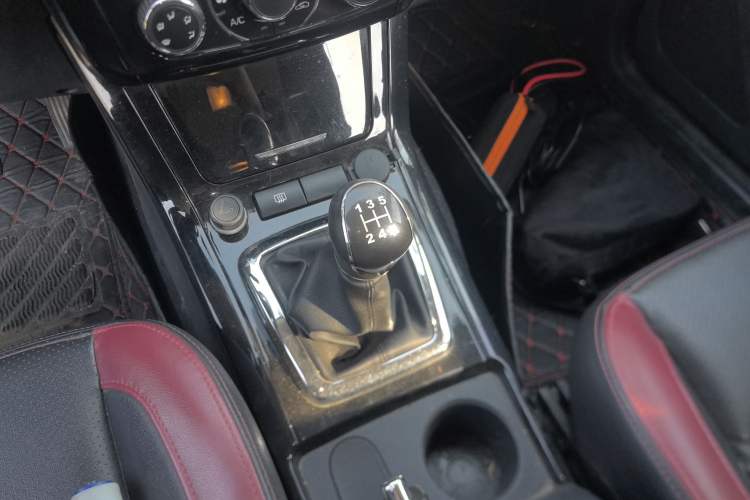 Used HYOSOW S3 2014 1.5L Comfort Version China IV Emission Standard