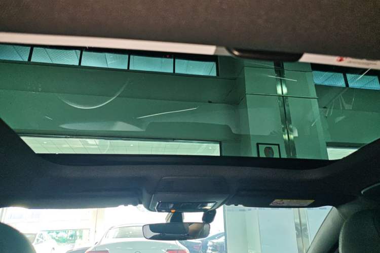 Used Volkswagen Golf 2023 Facelift 280TSI DSG R-Line Lite