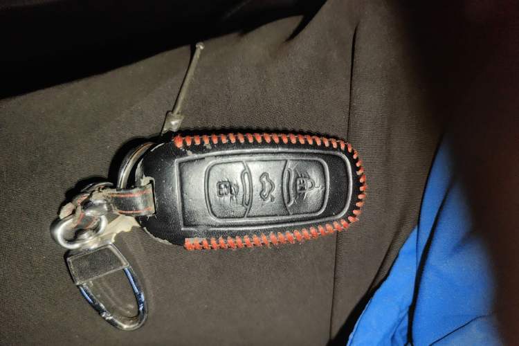 Used Geely Auto Emgrand X7 Sport 2016 2.0L Manual Smart Connect Version
