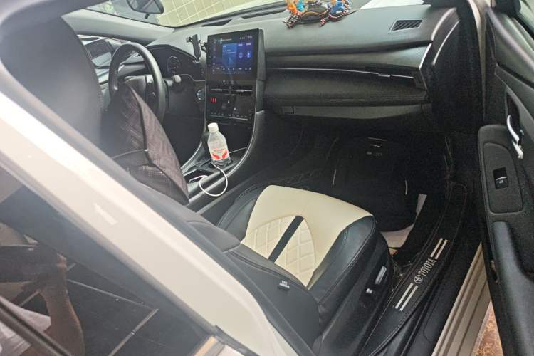 Used Toyota Avalon 2023 Dual-Engine 2.5L Luxury Edition
