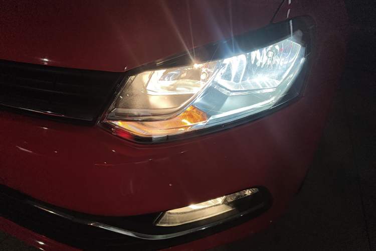 Used Volkswagen Polo 2016 1.6L Automatic Comfort Model
