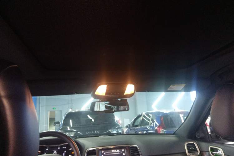 Used  Grand Cherokee (Import) 2015 3.0L Comfort Navigation Edition
