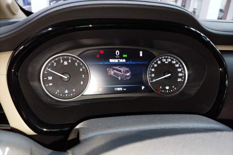 Used Buick GL8 2023 Facelifted Land Cruiser Executive Luxury Version
