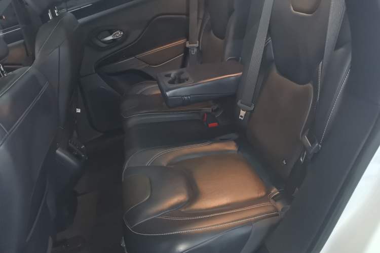 Used  Cherokee 2017 2.4L Leading Smart Edition
