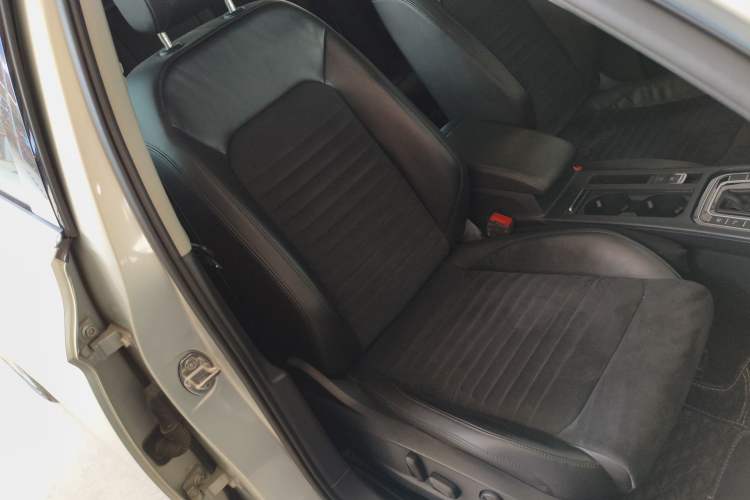 Used Volkswagen Magotan 2017 330TSI DSG Luxury Model