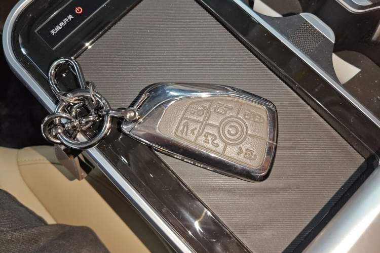 Used Buick GL8 New Energy 2025 Lu Shang Luxury Edition 7-Seater
