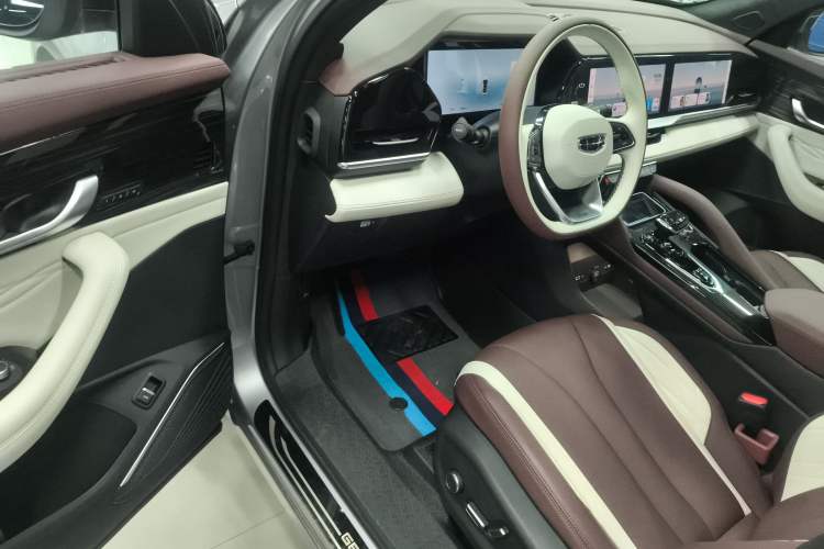 Used Geely Auto Monjaro L 2024 2.0TD High-Power Automatic Two-Wheel Drive Yunqi Version
