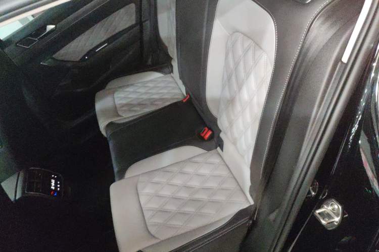 Used Volkswagen Magotan 2023 2 Million Units Limited Edition 280TSI DSG Leading Version