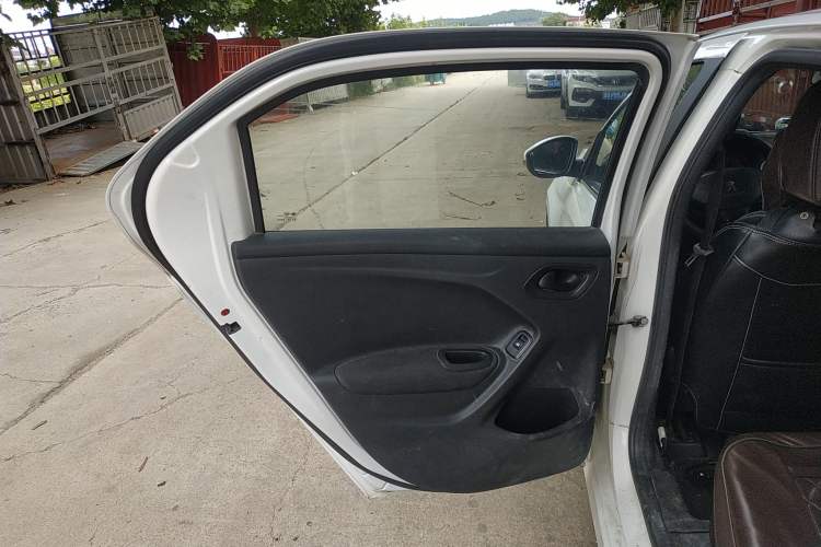 Used Peugeot 301 2016 1.6L Manual Comfort Edition
