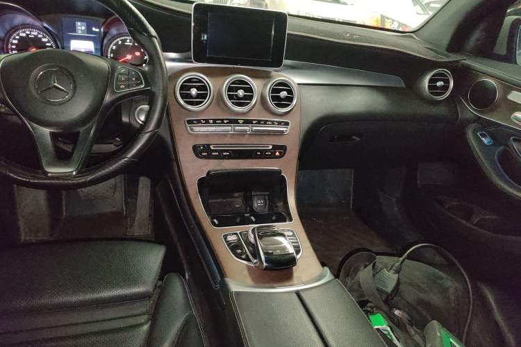 Used Mercedes-Benz GLC 2019 GLC 300 L 4MATIC Dynamic Model
