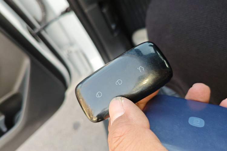 Used  L6 2025 EM-i 140km Starship Edition
