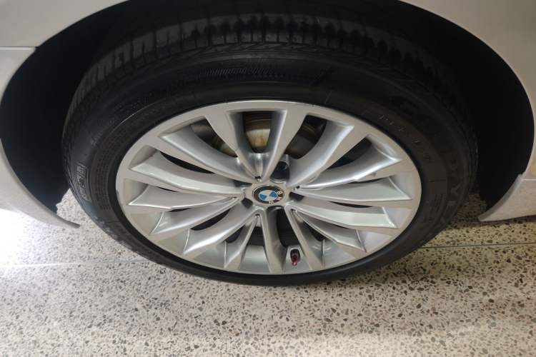 Used BMW 5 Series 2019 Facelifted 530Li Leading Edition Luxury Package
