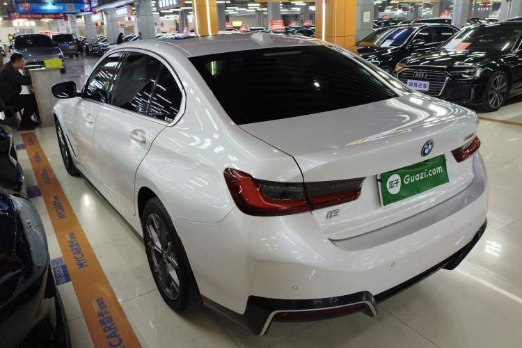 Used BMW i3 2022 eDrive 35 L
