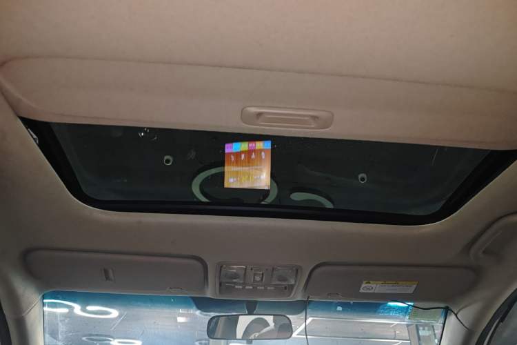 Used Kia K2 2015 Hatchback 1.4L AT GLS Cool Edition
