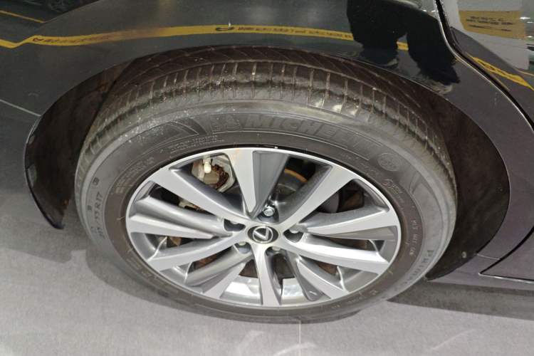 Used Lexus ES 2020 260 Excellence Edition
