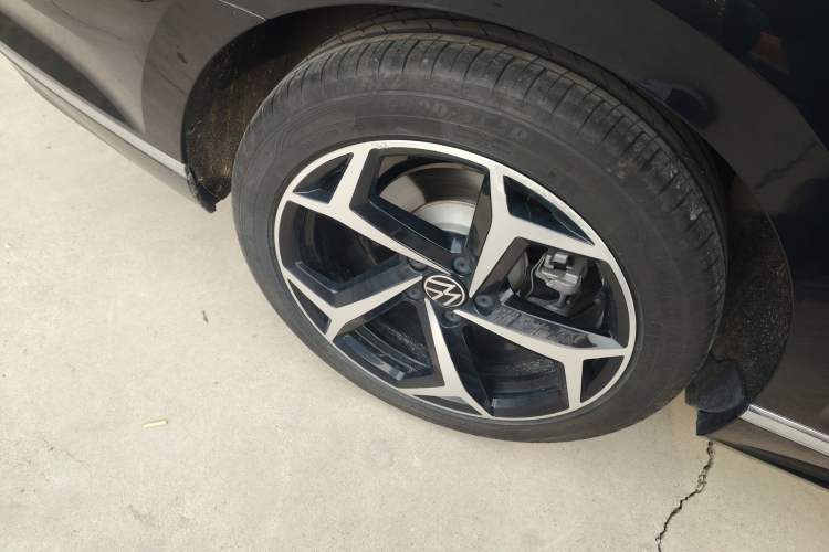 Used Volkswagen Magotan 2025 Zhongxiang Model 280TSI DSG Luxury Version
