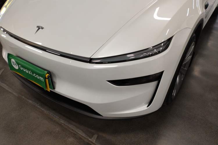 Used Tesla Model Y 2025 Rear-Wheel-Drive Version
