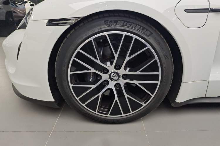 Used Porsche Taycan 2022-Year Updated Taycan