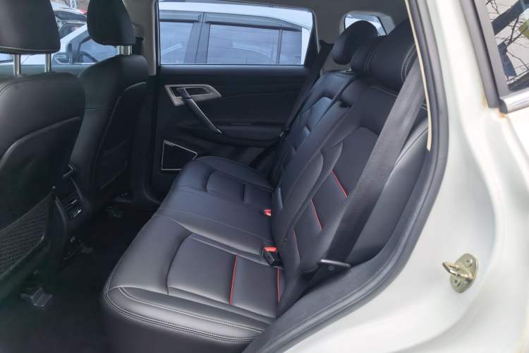 Used Geely Auto Emgrand X7 Sport 2020 1.8TD DCT Two-Wheel Drive Smart Connect 4G-Enabled Version
