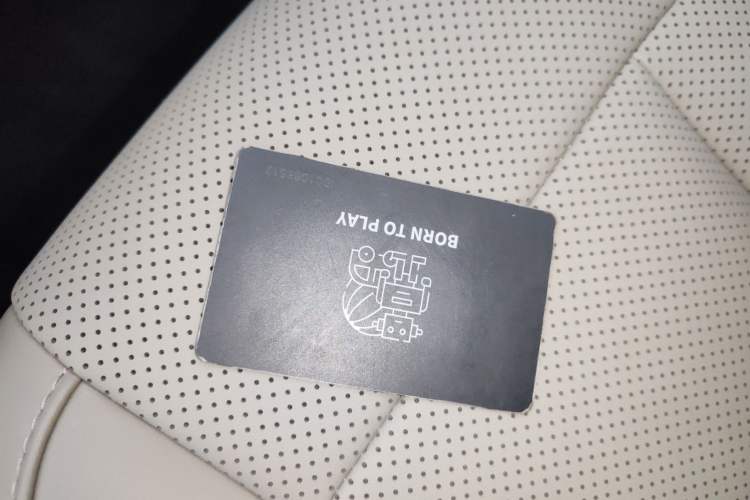 Used  V23 2025 501 Four-Wheel Drive Intelligent Driving Version
