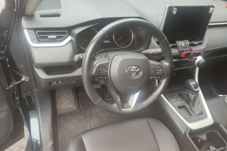 Used Toyota Wildlander 2022 2.0L CVT Two-Wheel Drive Luxury Edition
