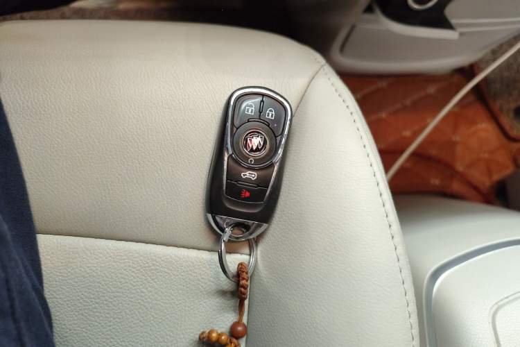 Used Buick GL8 2021 Land Cruiser Executive Class 652T Luxury Model
