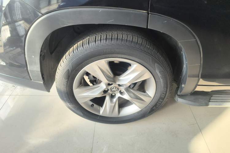 Used Toyota Highlander 2017 2.0T Four-Wheel Drive Luxury Edition 7 Seats