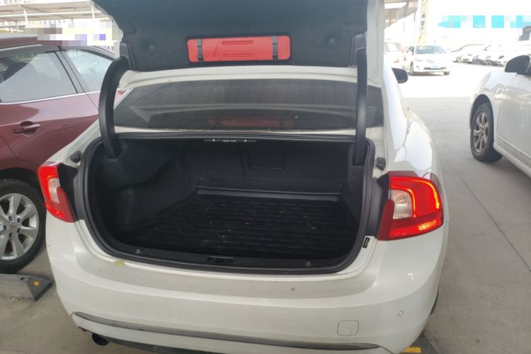 Used Volvo S60 2015 S60L 2.0T Zhiyuan Edition