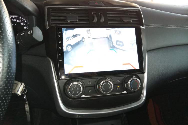 Used Nissan Tiida 2024 1.6L CVT Cool Dynamic Edition
