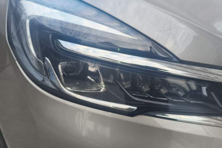 Used Buick GL8 2022 Land Business Class 652T Smart Deluxe Model