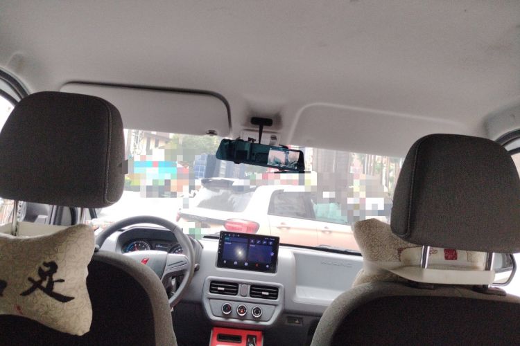 Used Wuling Yangguang 2024 300KM Comfort Version Passenger Van 75kW