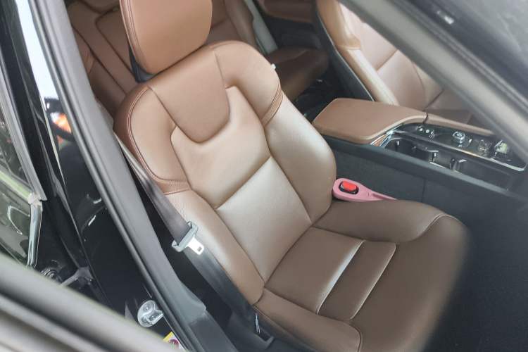 Used Volvo XC90 2023 B5 SmartDrive Luxury Edition 5 Seats