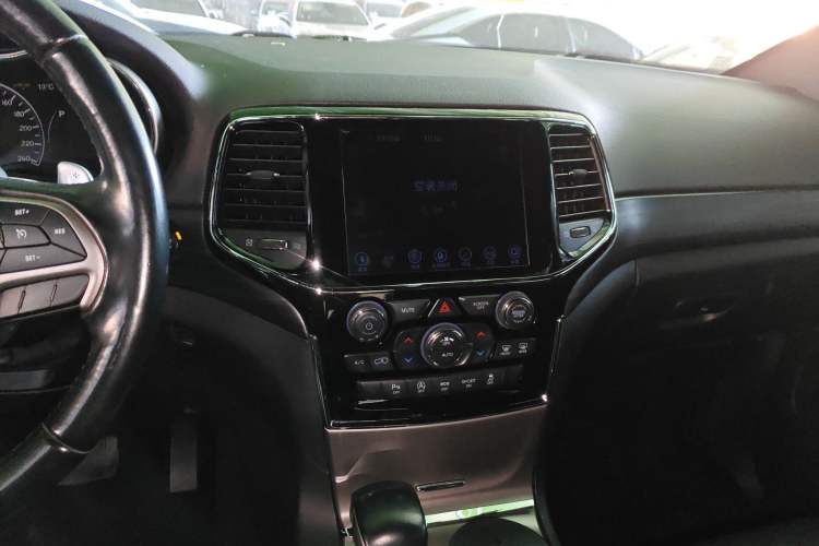 Used  Grand Cherokee 2020 3.0L Professional Navigation Edition
