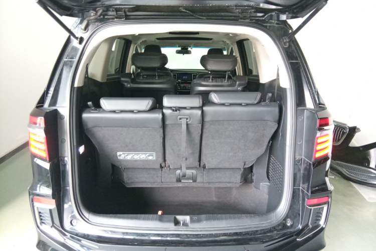 Used Honda Elysion 2019 2.0L Hybrid Luxury Edition
